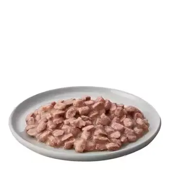 What causes hyperthyroidism in cats?